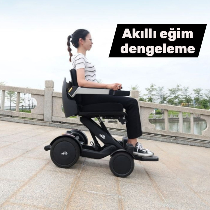 Poylin P212 hafif akülü tekerlekli sandalye, yokuş yukarı çıkarken veya inerken güvenli eğim dengeleme sistemi ile devrilme riskinin en aza indirildiği bir teknolojiye sahiptir