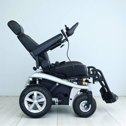 S230 Akülü Tekerlekli Sandalye - 1